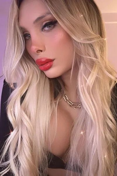 Rennata Di (26 años) — Capital, Argentina - 100
