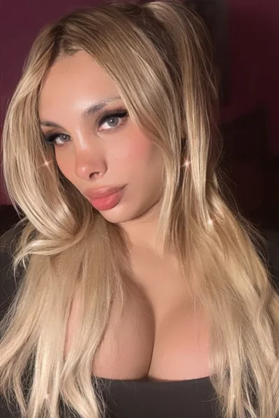Rennata Di (26 años) — Capital, Argentina - 14
