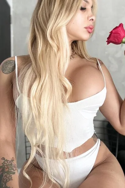 Rennata Di (26 años) — Capital, Argentina - 102