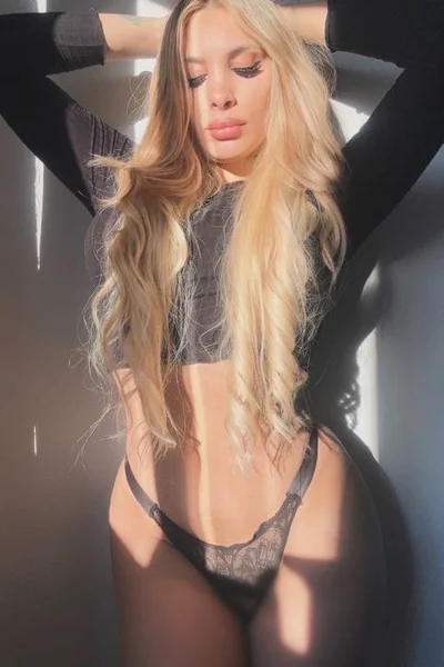 Rennata Di (26 años) — Capital, Argentina - 57