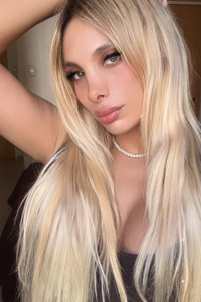 Rennata Di (26 años) — Capital, Argentina - 111