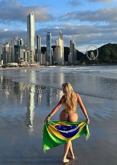 Rennata Di (26 años) — Capital, Argentina - 18