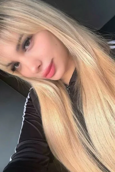 Rennata Di (26 años) — Capital, Argentina - 2