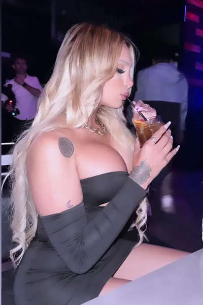 Rennata Di (26 años) — Capital, Argentina - 85