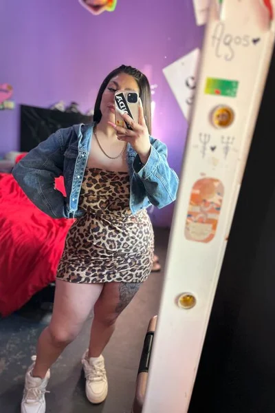 Jazmin (24 años) — Almirante Brown, Argentina - 2