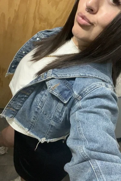 Jazmin (24 años) — Almirante Brown, Argentina - 1