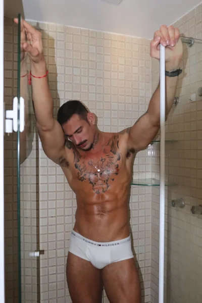 Diego (25 years) — Rio de Janeiro, Brasil - 8