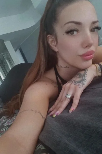 Nicole (26 anos) — Microcentro, Argentina - 12