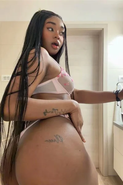 Noemy (19 años) — Madrid, España - 8