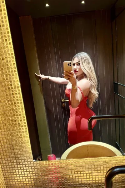 Alexandra Castellanos (28 años) — Torremolinos, España - 95