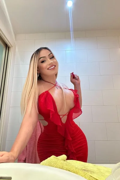 Alexandra Castellanos (28 años) — Torremolinos, España - 91