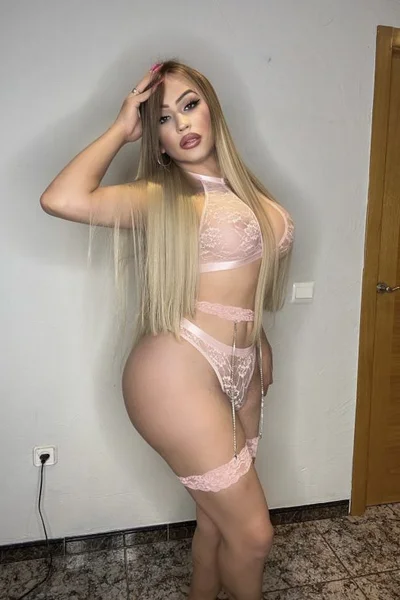 Alexandra Castellanos (28 años) — Torremolinos, España - 174