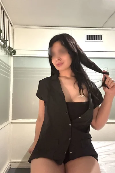 Eugenia (31 anos) — Tribunales, Argentina - 2