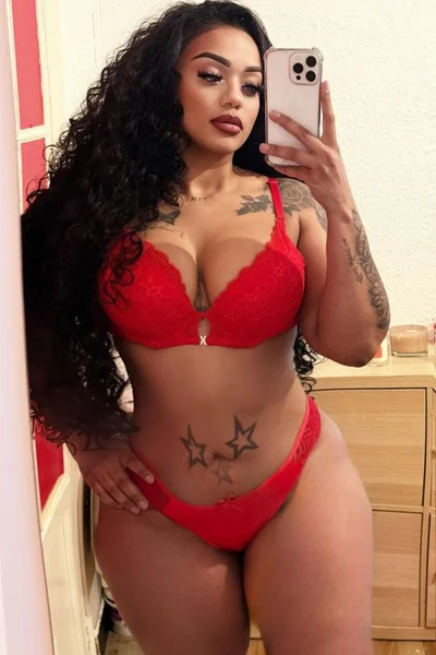 Luna (26 años) — Madrid, España - 1