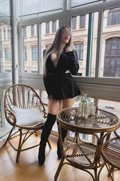 Larissa (27 años) — Tarragona, España - 7