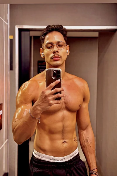 César (27 años) — Rio de Janeiro / Rio de Janeiro