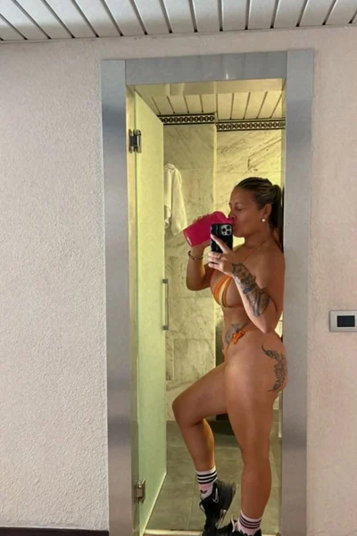 Carolina (35 años) — Confluencia, Argentina - 161