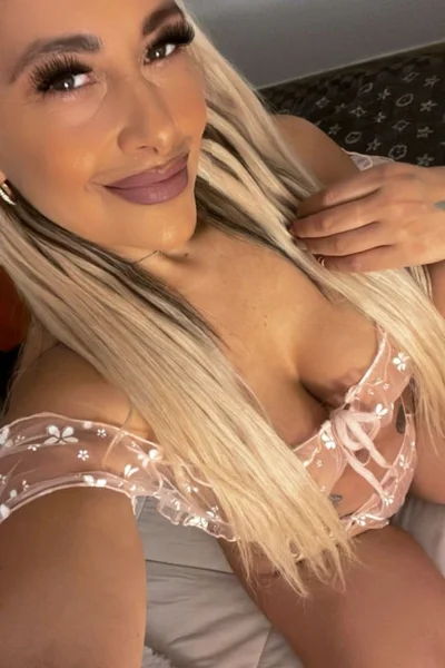 Carolina (35 años) — Confluencia, Argentina - 170