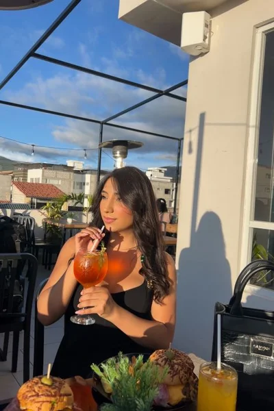 Gia (22 anos) — Palermo, Argentina - 42
