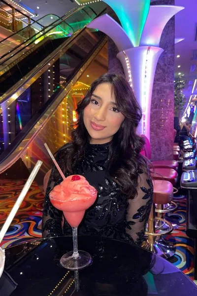 Gia (22 anos) — Palermo, Argentina - 56
