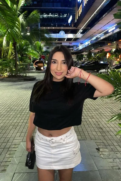 Gia (22 anos) — Palermo, Argentina - 52