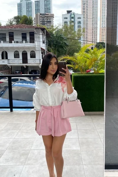 Gia (22 anos) — Palermo, Argentina - 60