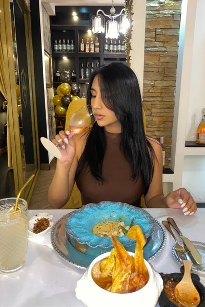 Gia (22 anos) — Palermo, Argentina - 8