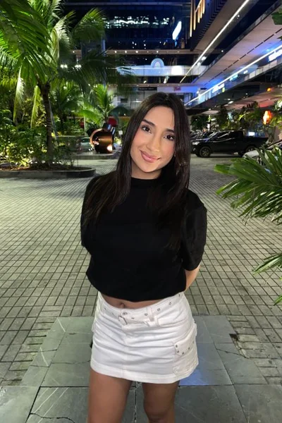 Gia (22 anos) — Palermo, Argentina - 50