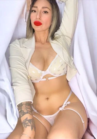 Catalina (34 years) — San Isidro, Argentina - 6