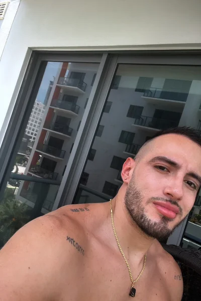 Malik (27 años) — Madrid, España - 5