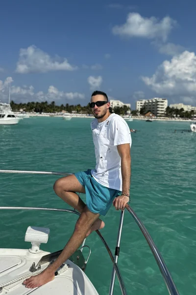 Malik (27 años) — Madrid, España - 17