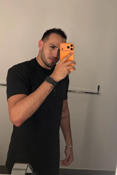 Malik (27 años) — Madrid, España - 8