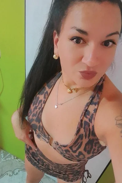 Ariana L (23 años) — Uruguay, Argentina - 16