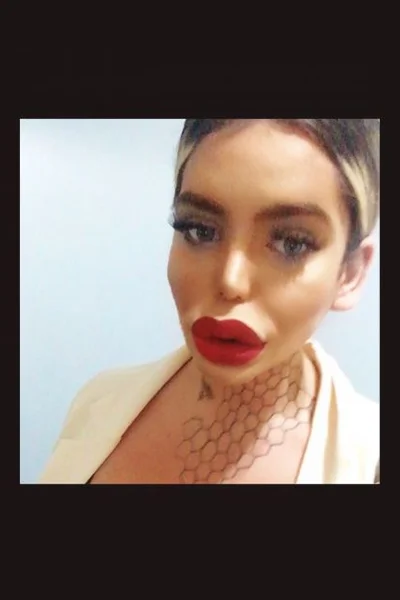 Bernarda G (26 años) — San Telmo, Argentina - 57