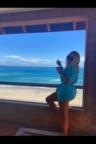 Bernarda G (26 años) — San Telmo, Argentina - 56