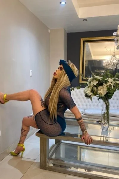 Bernarda G (26 años) — San Telmo, Argentina - 39