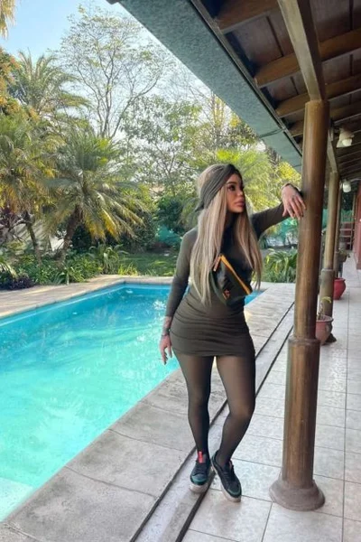 Bernarda G (26 años) — San Telmo, Argentina - 40