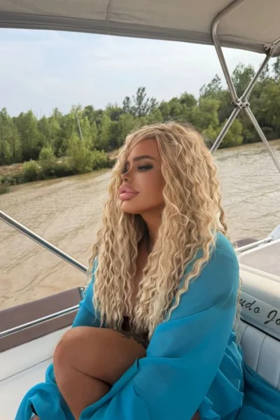 Bernarda G (26 años) — San Telmo, Argentina - 10
