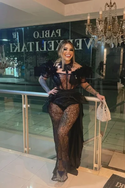 Bernarda G (26 años) — San Telmo, Argentina - 22