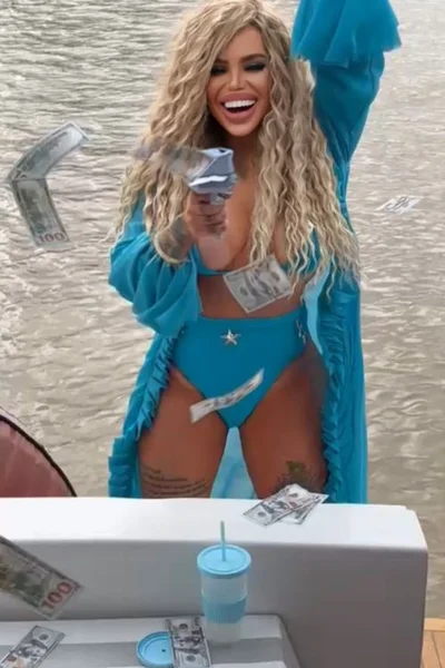 Bernarda G (26 años) — San Telmo, Argentina - 12