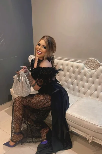 Bernarda G (26 años) — San Telmo, Argentina - 23