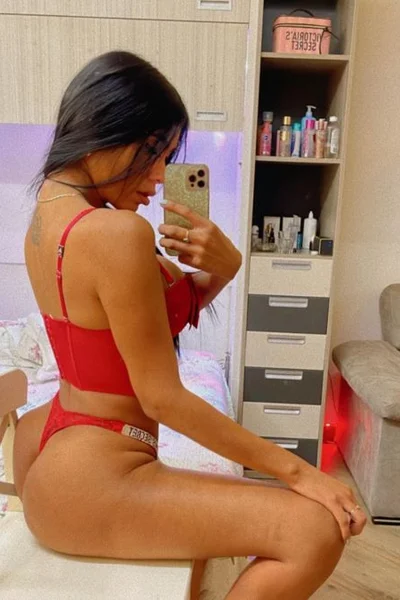 Delfina (28 años) — Palermo, Argentina - 20