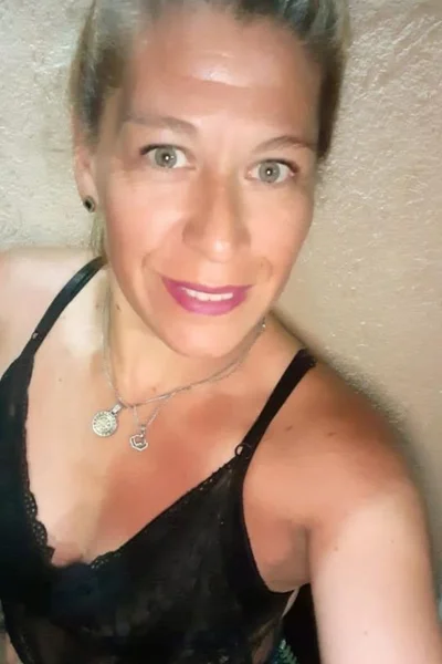 Gina (37 anos) — Pilar, Argentina - 12