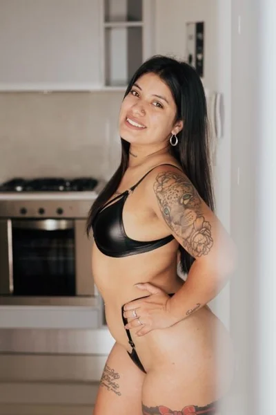 Mikeyla, Rosario