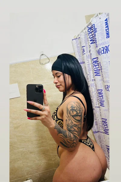 Mikeyla (24 years) — Rosario, Argentina - 12