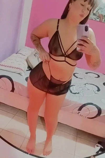 Juli (25 años) — Ushuaia, Argentina - 11