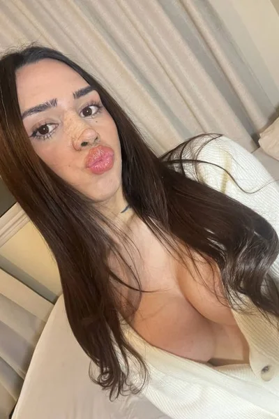 Luli TM (18 anos) — Recoleta, Argentina - 61