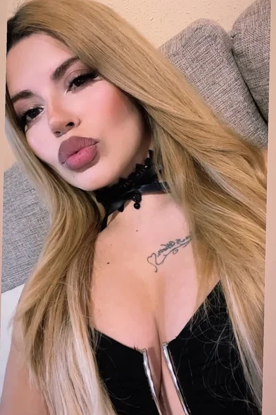 Milena (26 años) — Microcentro, Argentina - 6