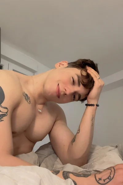 Ángel (23 años) — Madrid, España - 14