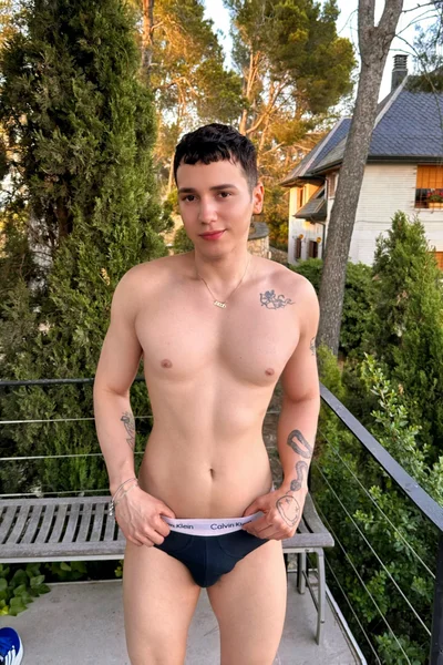 Ángel (23 años) — Madrid, España - 8